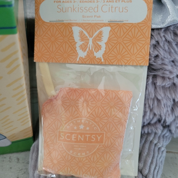 Scentsy Buddy Spiffy Sloth w Scent Pack - Picture 4 of 4